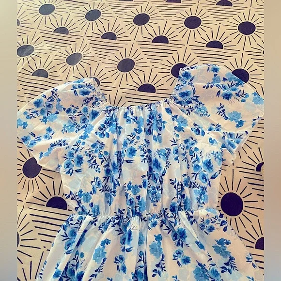 Darling White/Blue Floral Bubble Sleeve Girl’s Dress (Sz 11-12) (FINAL PRICE) - Picture 3 of 6
